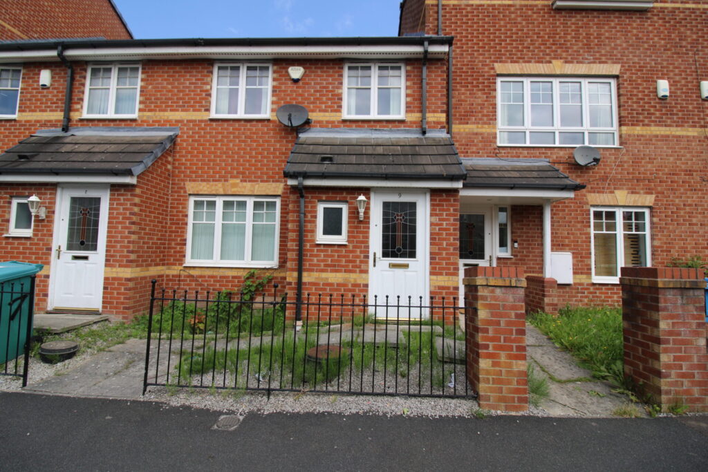 View full details for 9 Northcote Avenue - Brownley green - Greater Manchester - M22 9AJ