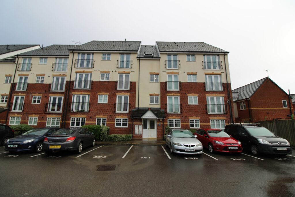 View full details for F13, 24 Sandycroft avenue - Brownley green - Greater Manchester - M22