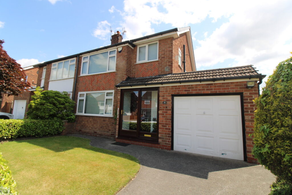 View full details for 9, Hartington Road - Heald Green - Cheshire - SK8