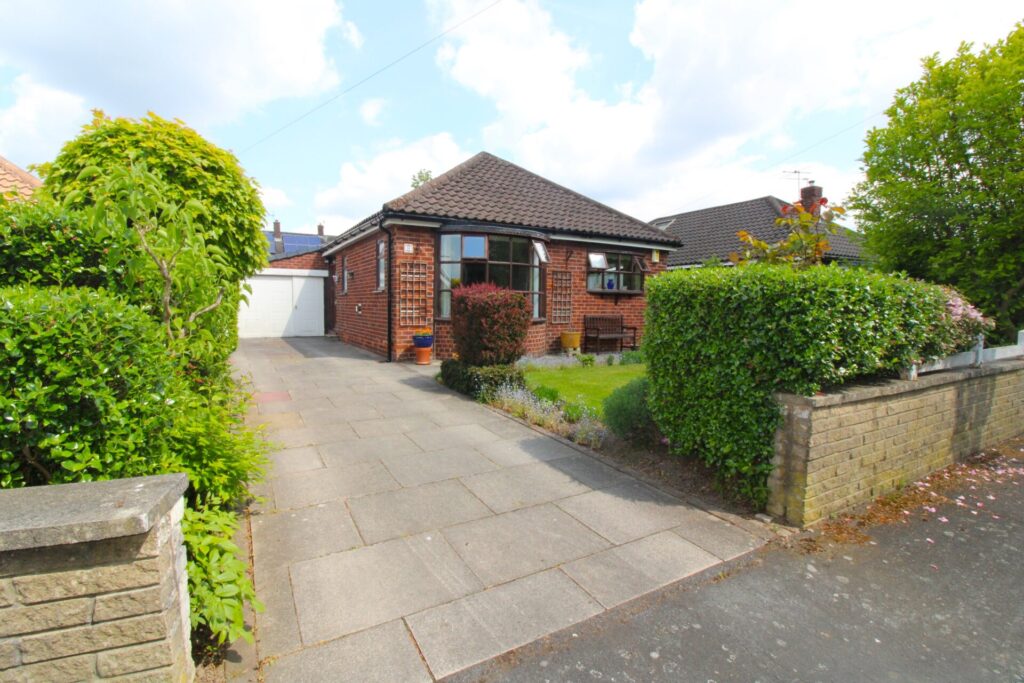 Greenhythe Road - Heald Green - Cheshire - SK8
