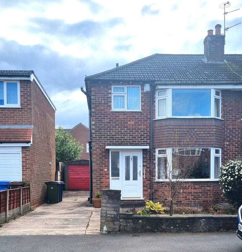 Lydney Avenue - Heald Green - Cheshire - SK8