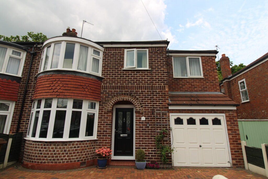 Rosslyn Road - Heald Green - Cheshire - SK8