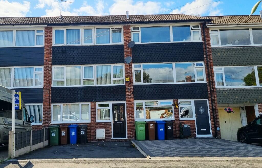 View full details for Crantock Drive - Heald Green - Cheshire - SK8