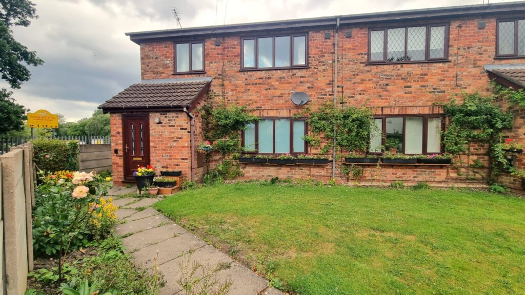Brandon Avenue - Heald Green - Cheshire - SK8