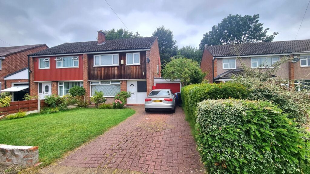 50 Brandon Avenue - Heald Green - Cheshire - SK8