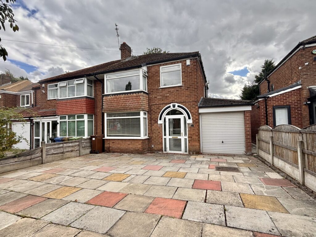 View full details for Etchell's Road - Heald Green - Cheshire - SK8