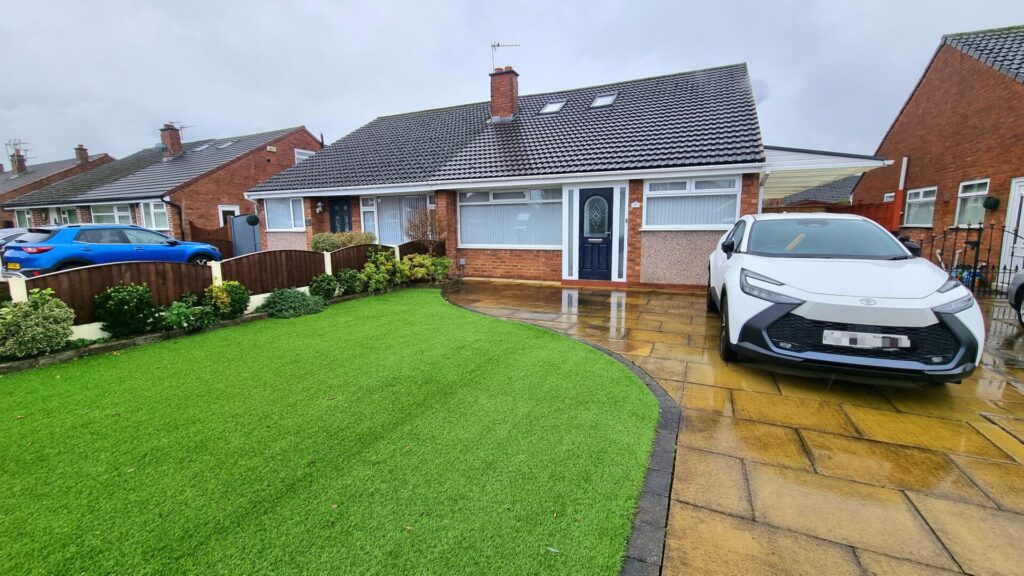 View full details for Birchdale Avenue - Heald Green - Cheshire - SK8