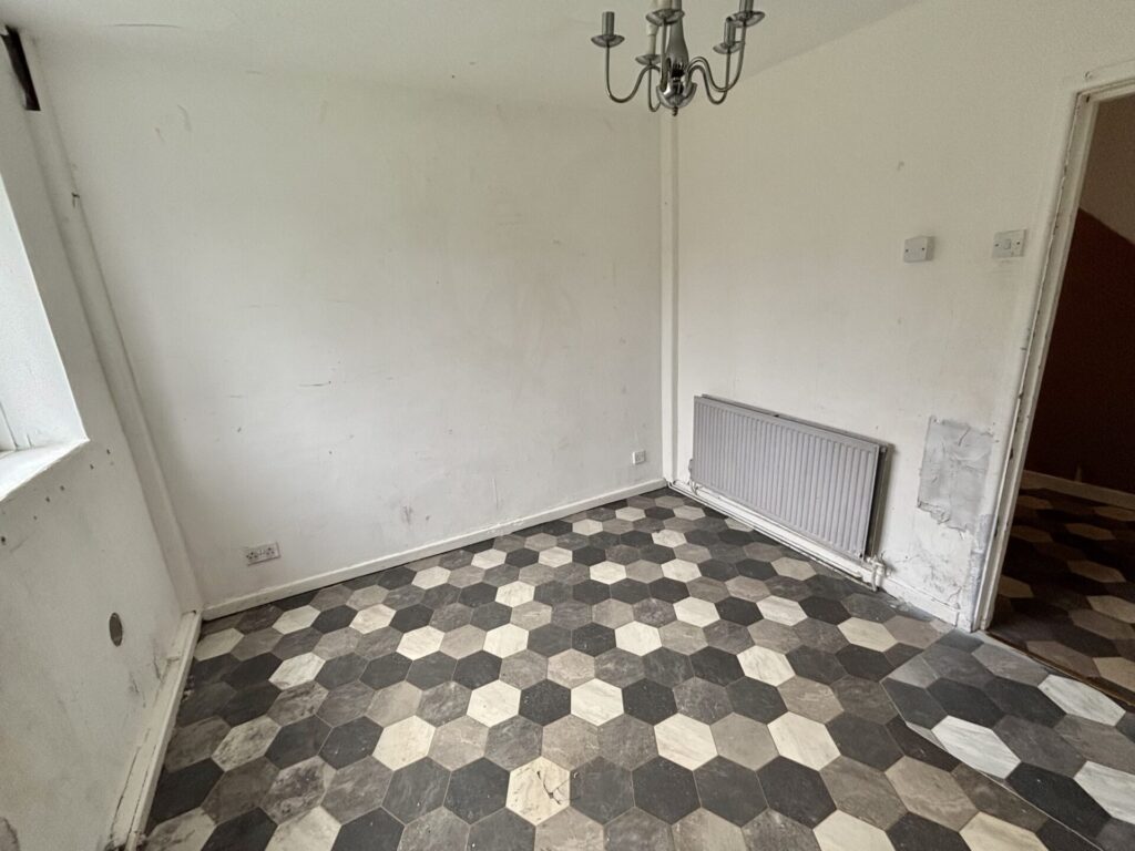 Image for 8 Knowe Avenue - Woodhouse Park - Manchester - M22 0FG