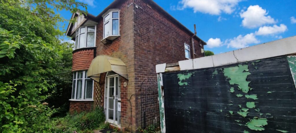 View full details for Lea Road - STOCKPORT - Cheshire - SK8